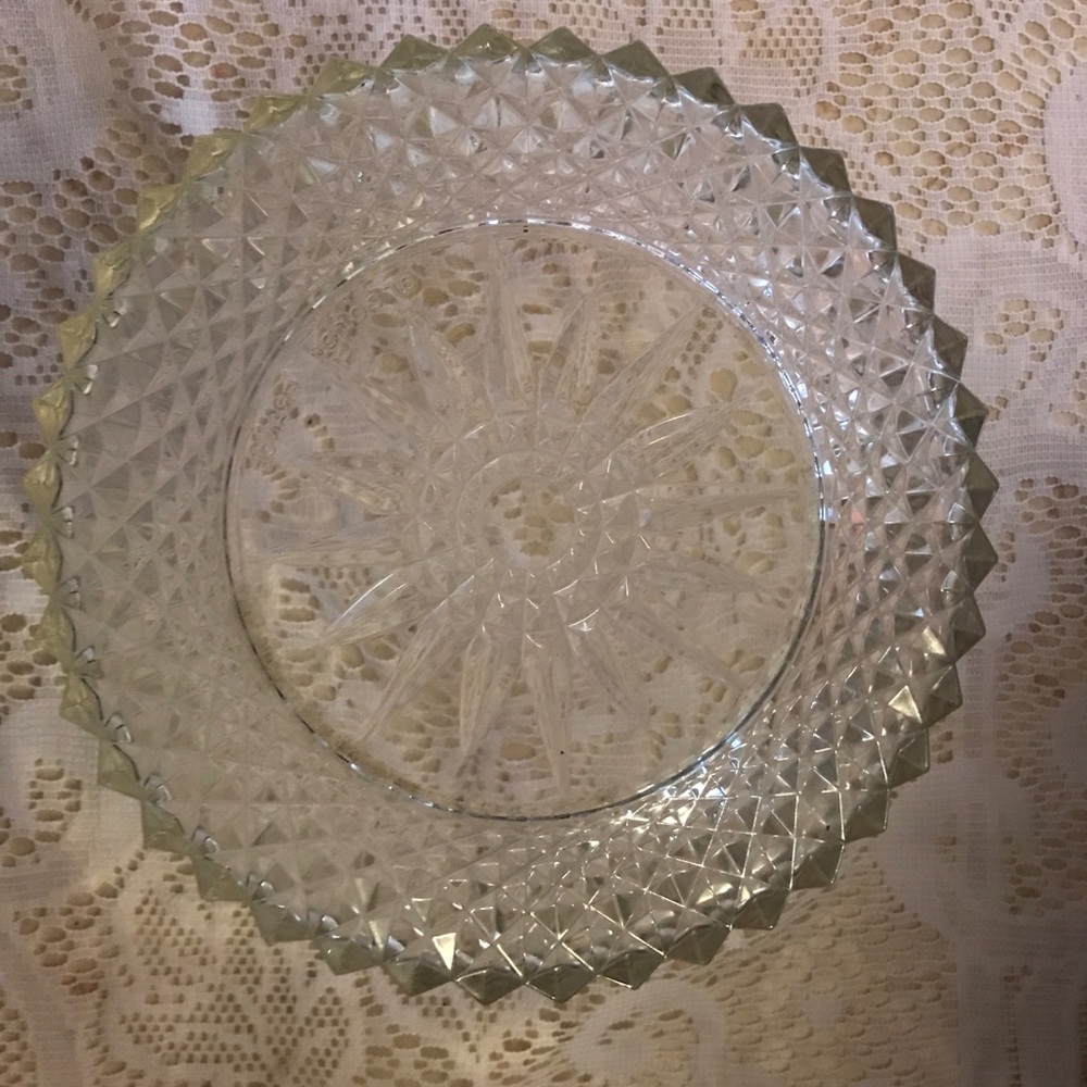* 
Vintage Crystal Arcoroc France Serving bowl.